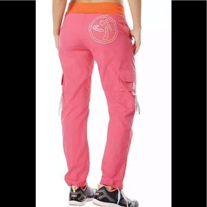 NWT Zumba Fitness Cargo Pants - Fuchsia, Medium.